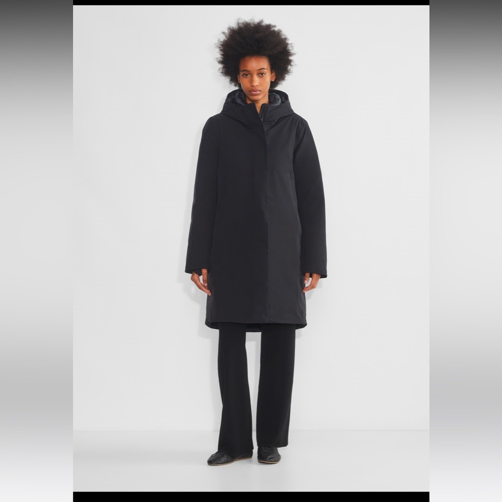 Aritzia The Group Explore Parka in black size XS